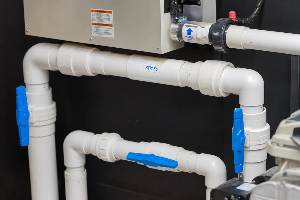 Hydraulischer Einbau des EWT mit Bypass nach Pumpe und Filter