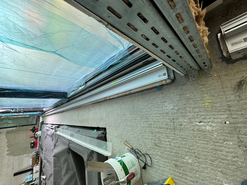 Innenseite mit aluminiumkaschiertem D&auml;mmsystem