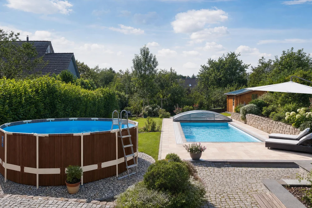 Verschiedene Pooltypen vom Aufstellbecken bis zum gemauerten Pool