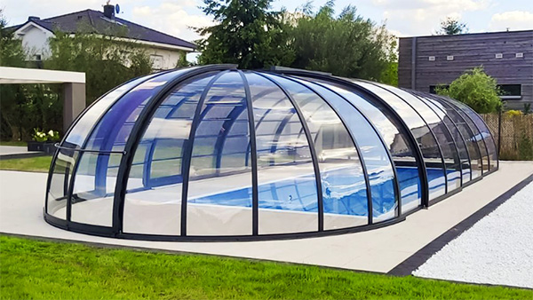 Hohe Poolüberdachung Aluna® Orion Hohe Poolüberdachung Aluna® Orion