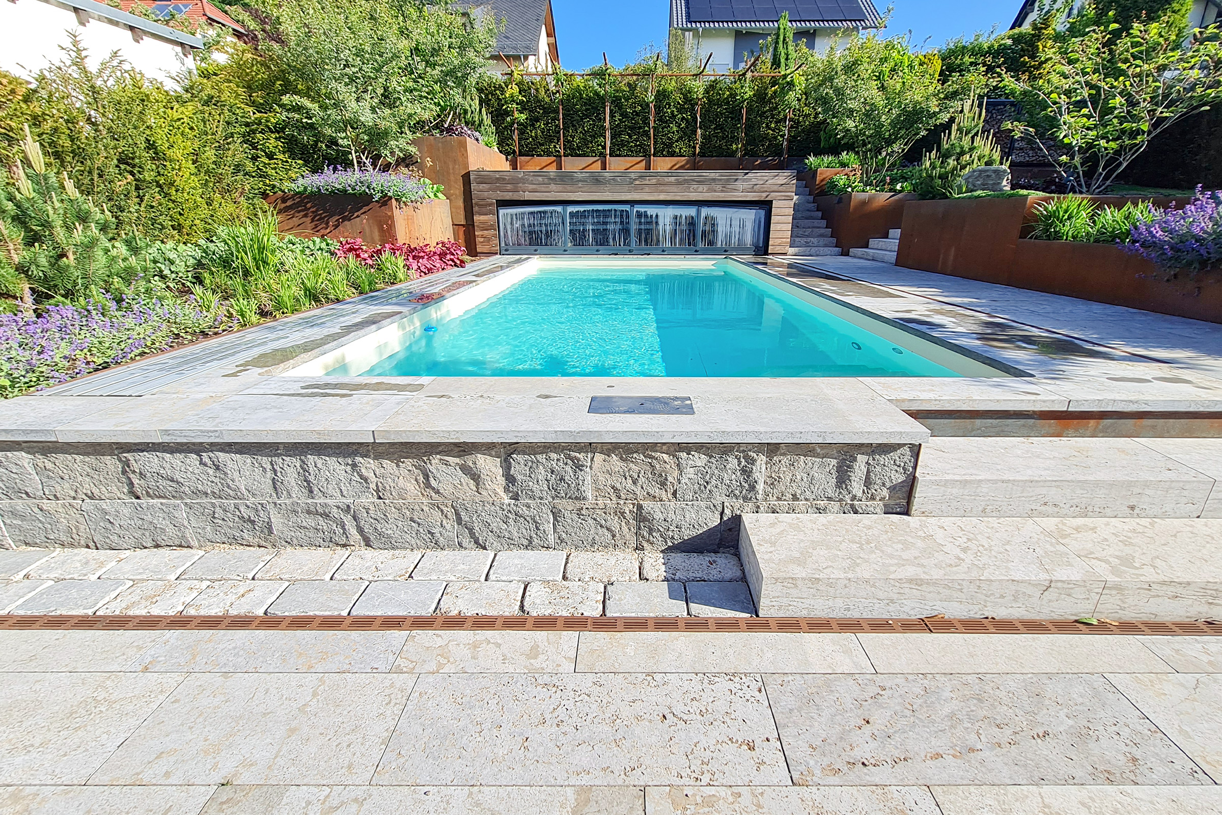 Pool mit Blick ins Grüne