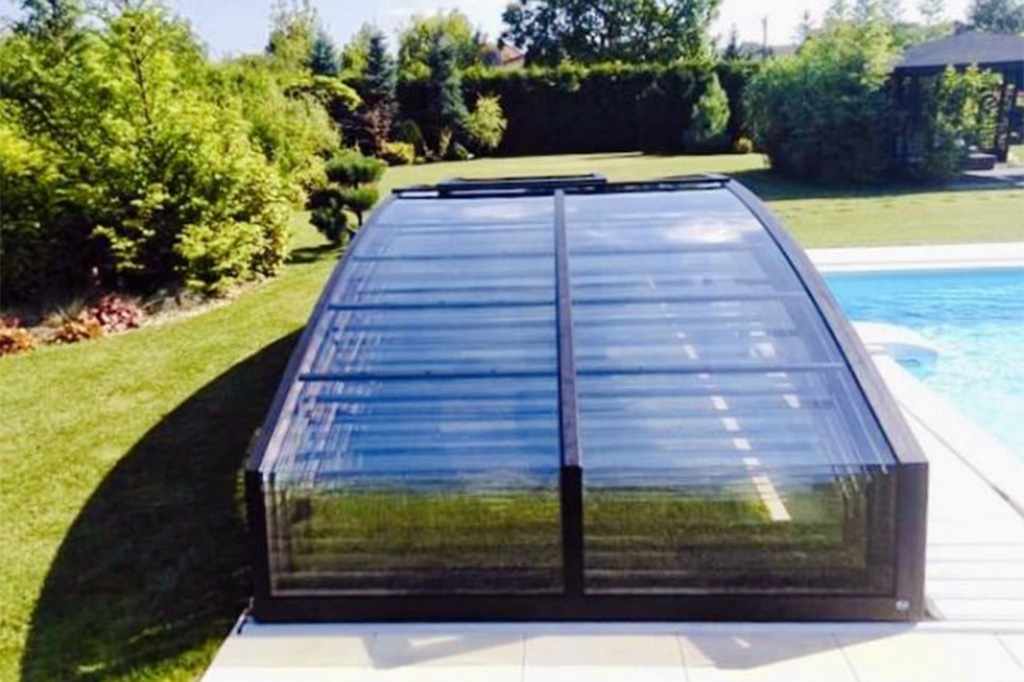 Flache Poolüberdachung Aluna® Variant Light