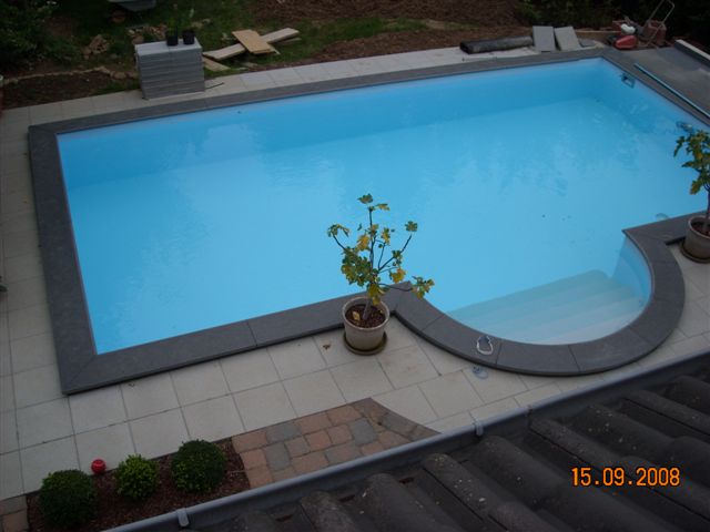 Pool mit römischer Treppe