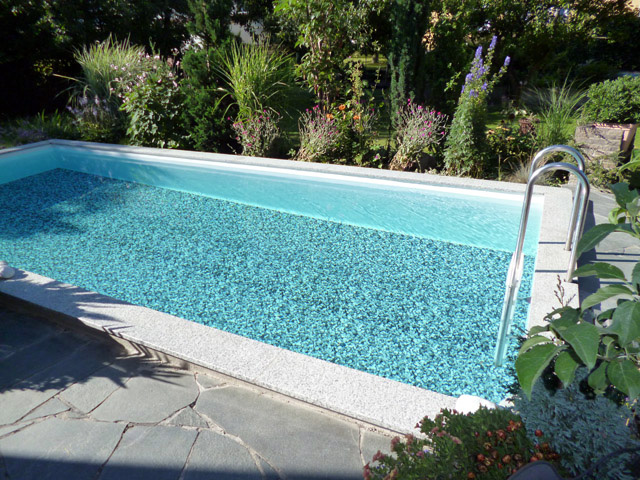 Schwimmbeckenboden mit Foliendekor