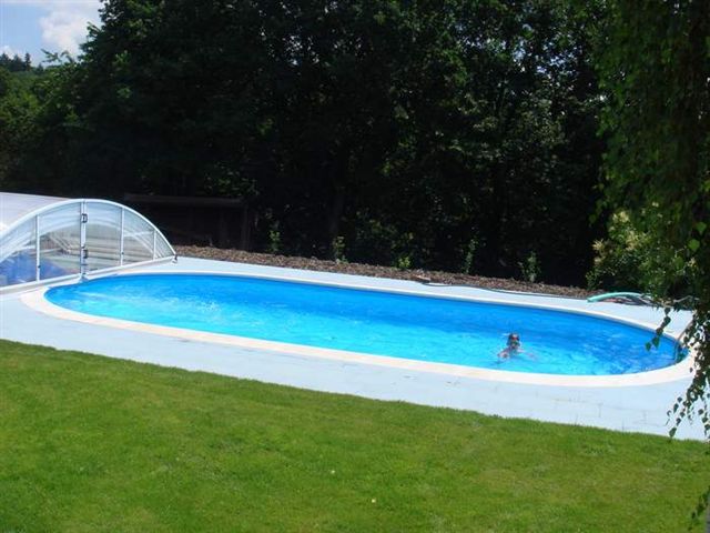 Schwimmhalle geöffnet