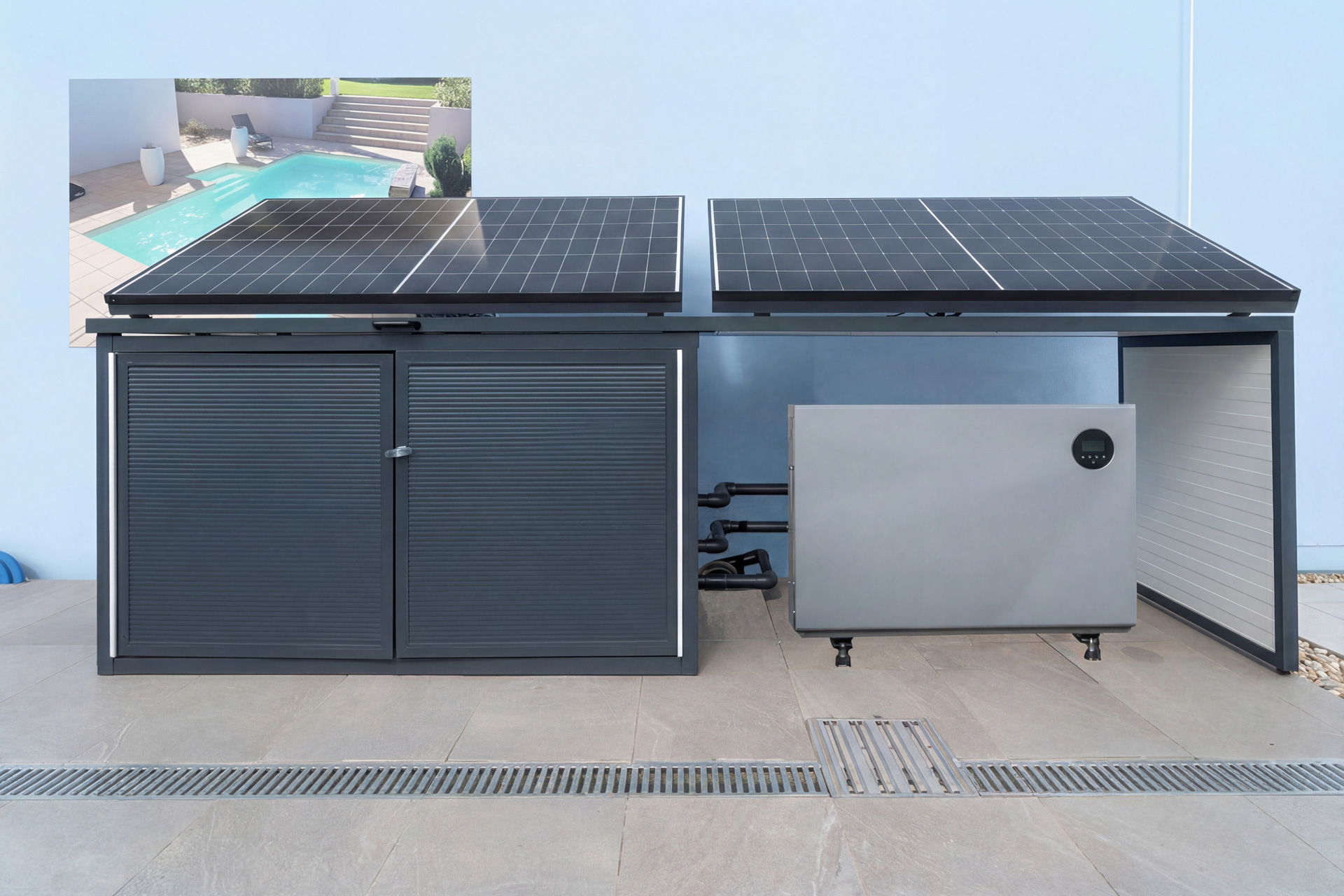 Solarbox mit zwei Solarpaneelen und integriertem Wechselrichter, auf einer gefliesten Terrasse stehend.