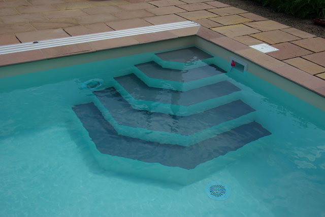 Folienauskleidung Schwimmbadtreppe