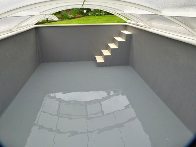 Schwimmbecken Treppe