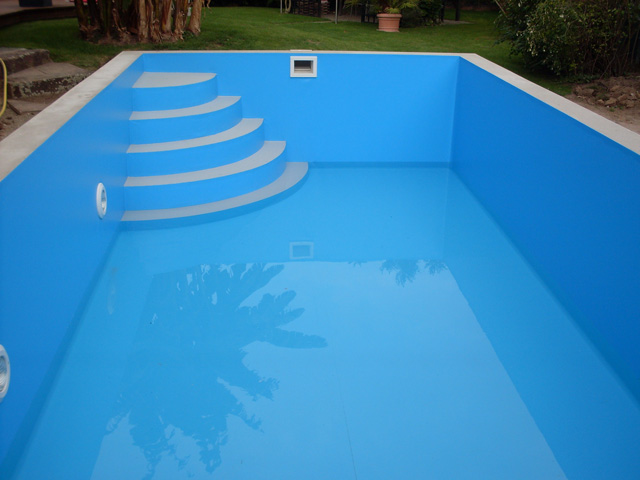 Skimmer und Ecktreppe