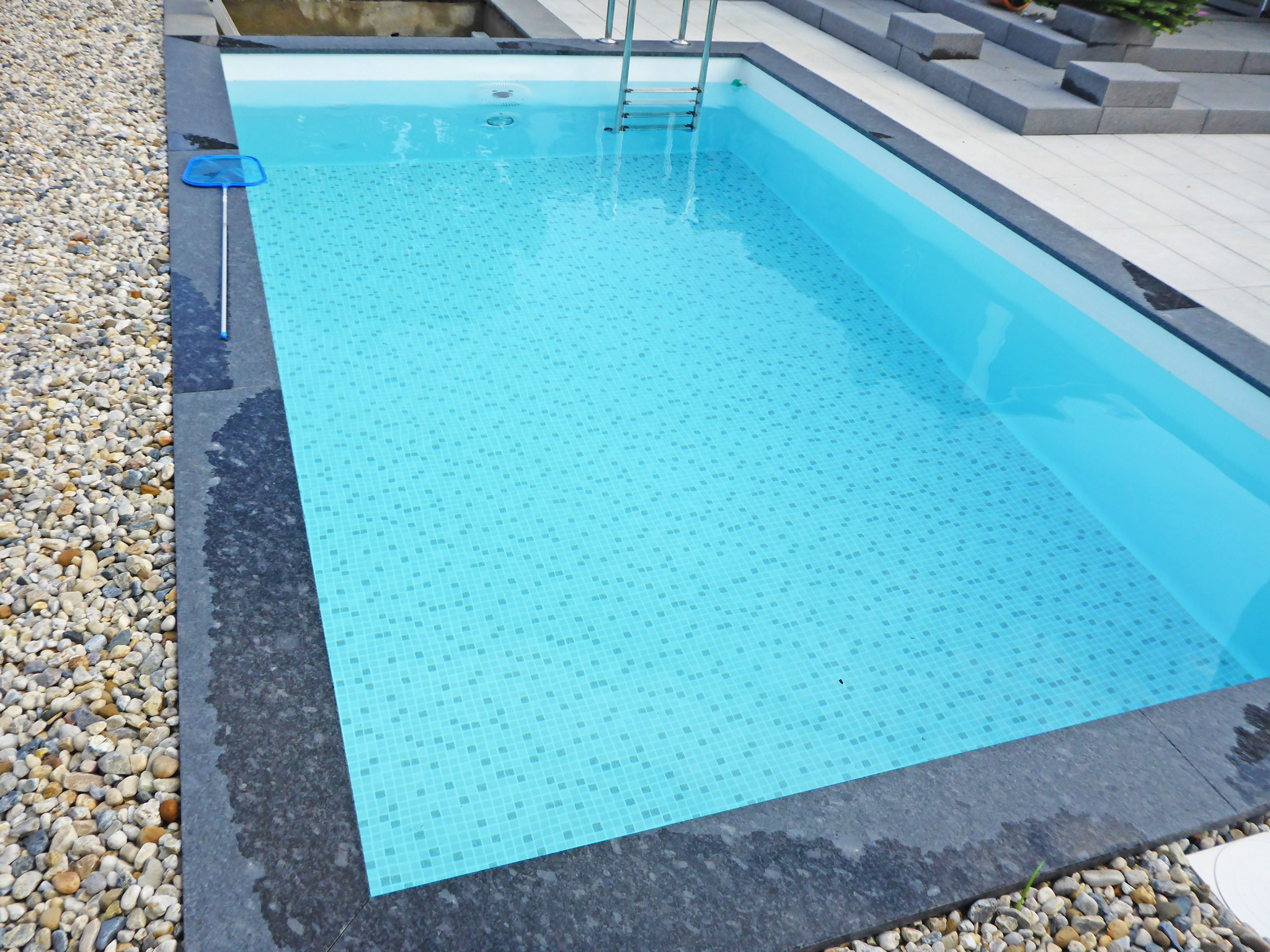 Schwimmbecken 3x5x1,5m mit Gegenstromanlage