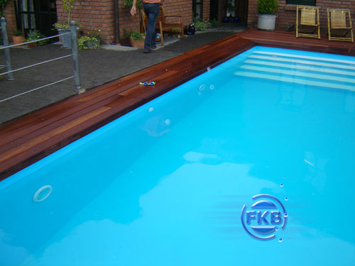 Pool 8x4m mit gerader Treppe