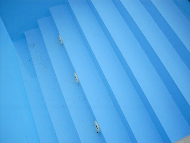 Treppenstufe mit Einlaufdüse