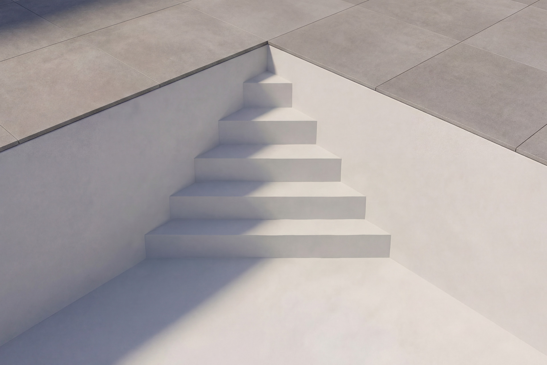 Weiße Ecktreppe 45 Grad für Folienpools, von oben gesehen, mit grauen Fliesen am Poolrand