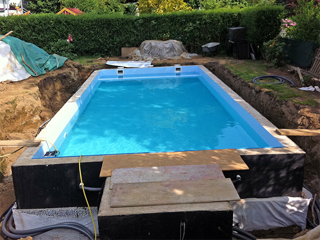 Schwimmbecken ohne Beckenrandsteine
