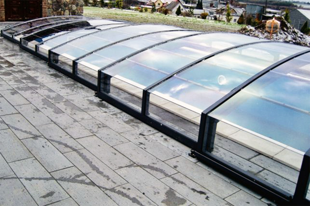 Schienenlose Schwimmbadüberdachung Aluna® Eco