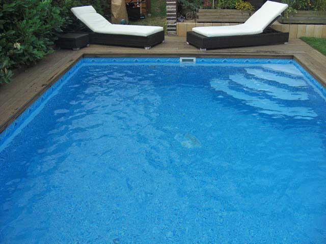 Schwimmbadtreppe