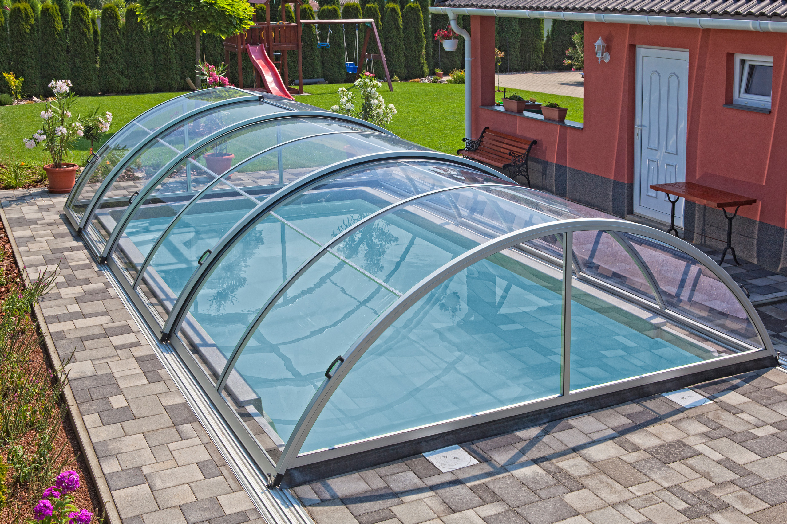 Schwimmbad-Überdachung novacomet Sun