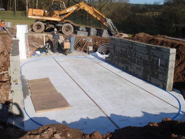 Grundplatte Schwimmbecken