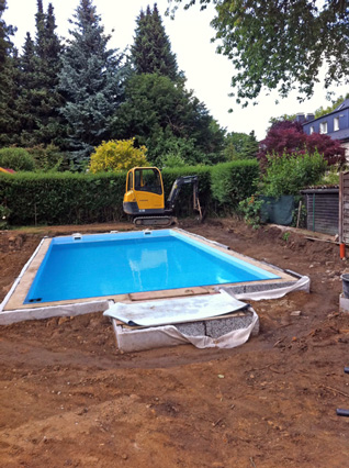 isolierter Pool mit Styroporplatten