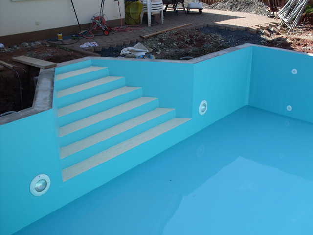 aussenliegende Treppe Unterwasserscheinwerfer