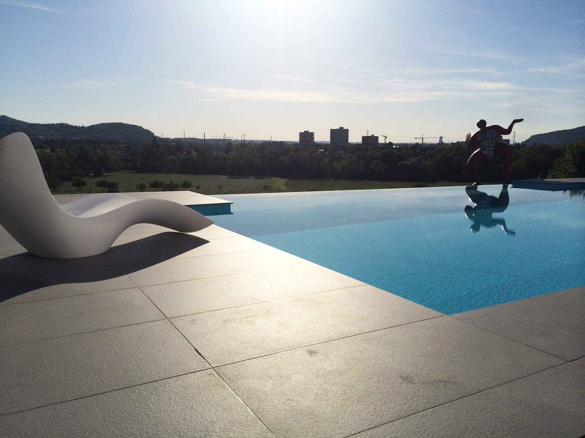 Schwimmbecken 4x10x1,5m mit einseitiger Überlaufrinne