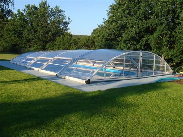 Schwimmbadüberdachung