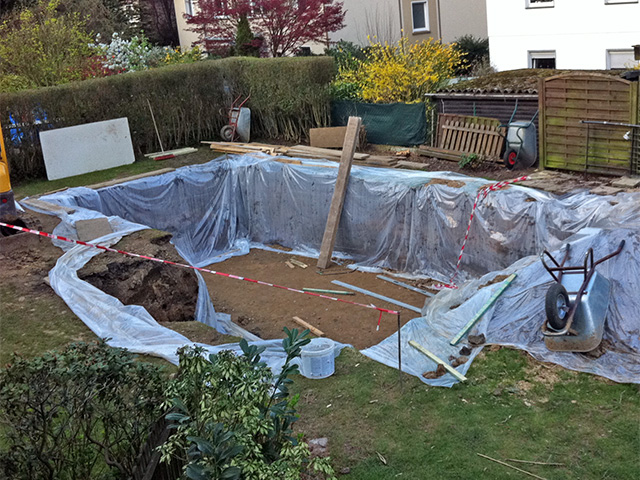 Baugrube für Schwimmbecken