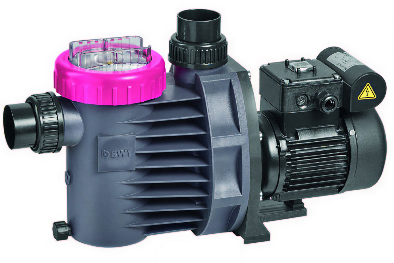 BWT i-Plus Filterpumpe in Grau und Schwarz mit pinkem Vorfilterdeckel, Seitenansicht